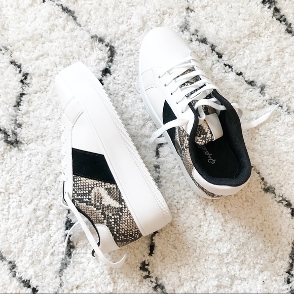 1 LEFT!!! 5⭐️ Snakeskin Platform Animal Sneakers - Picture 7 of 8